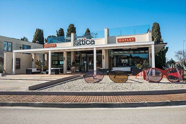 FACTORY OUTLET DI SIROLO